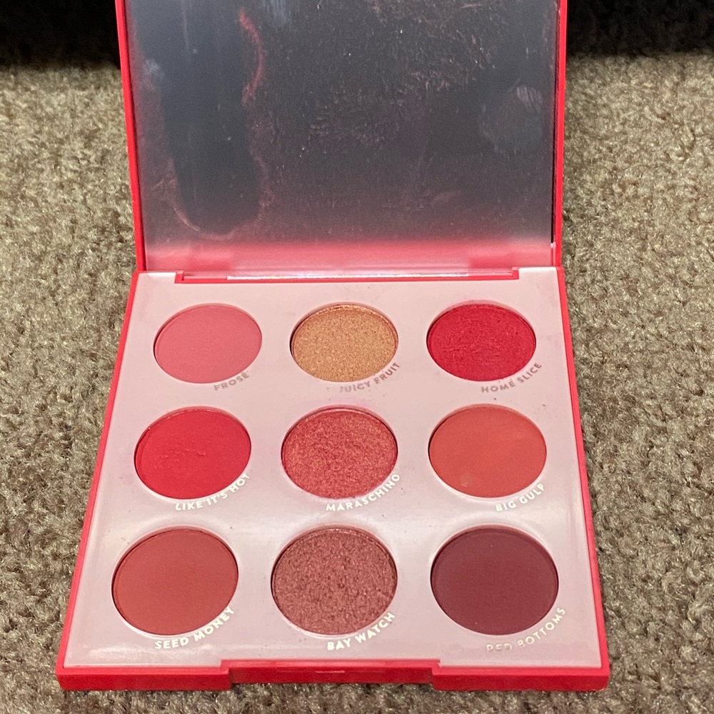 Eyeshadow palette